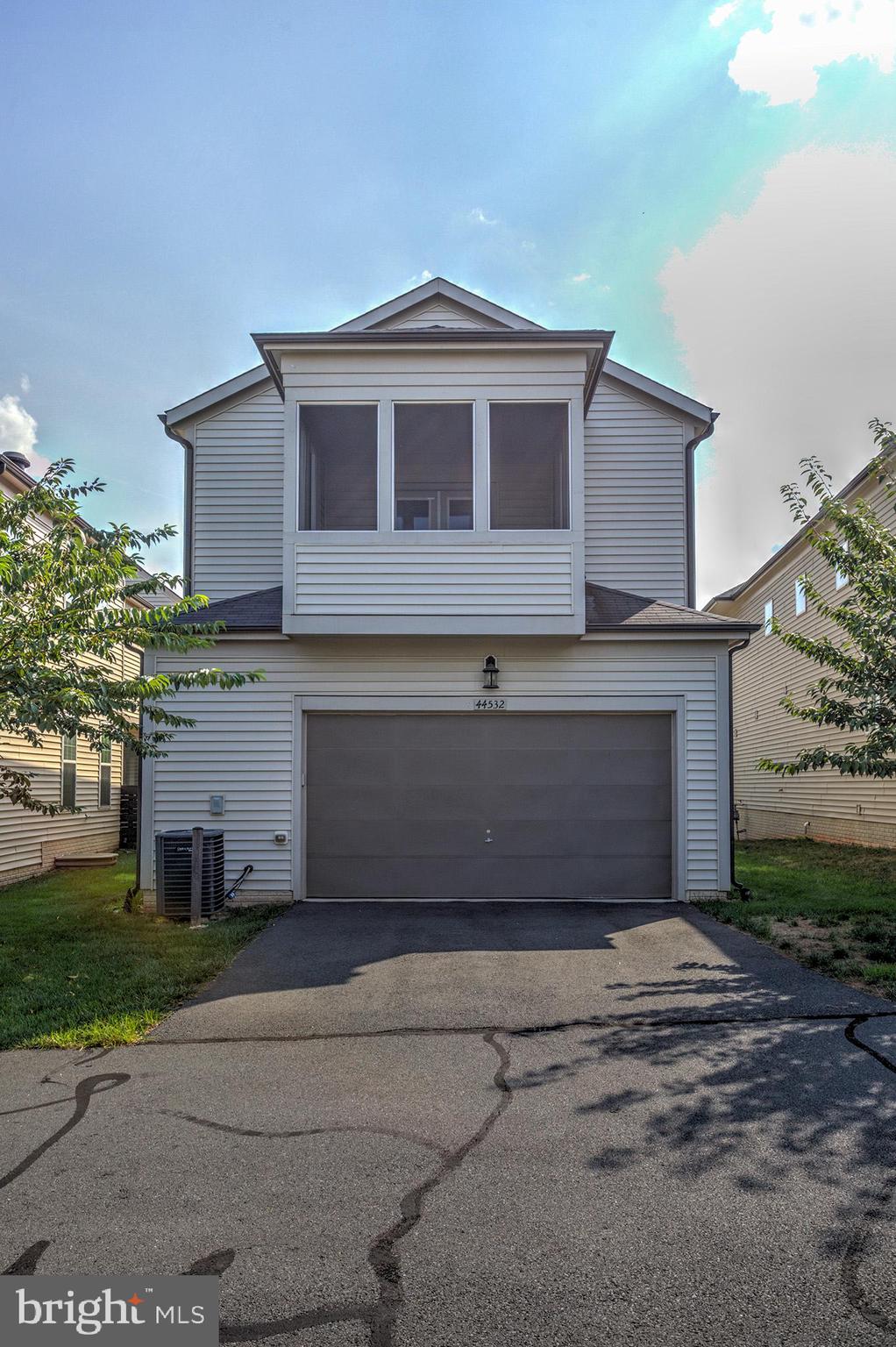 ONE LOUDOUN - Residential