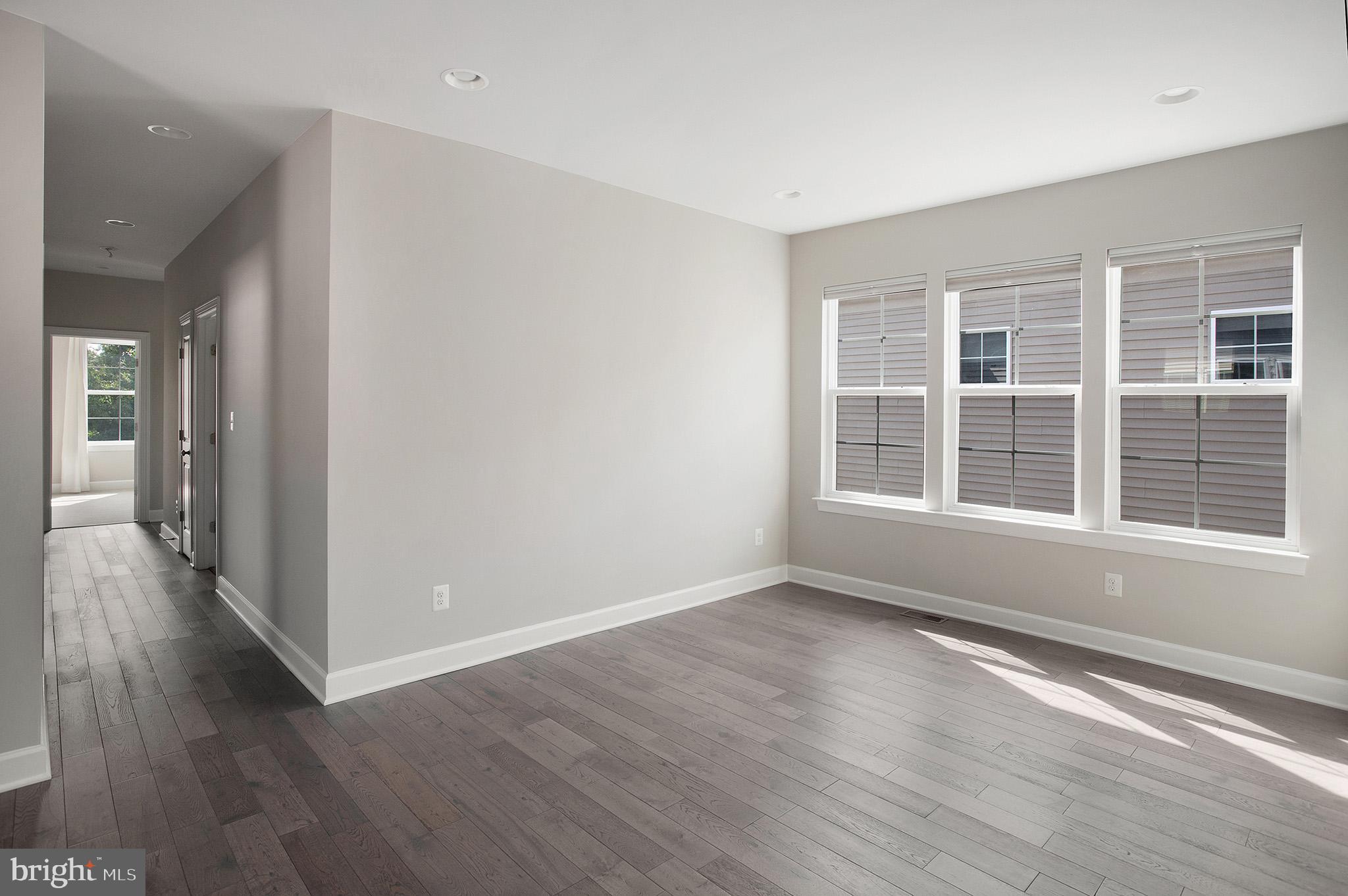 ONE LOUDOUN - Residential