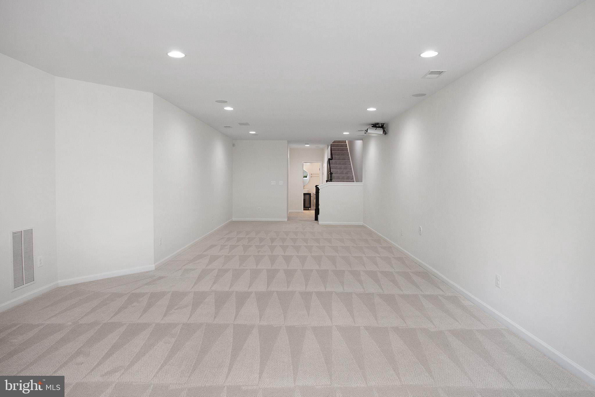 ONE LOUDOUN - Residential