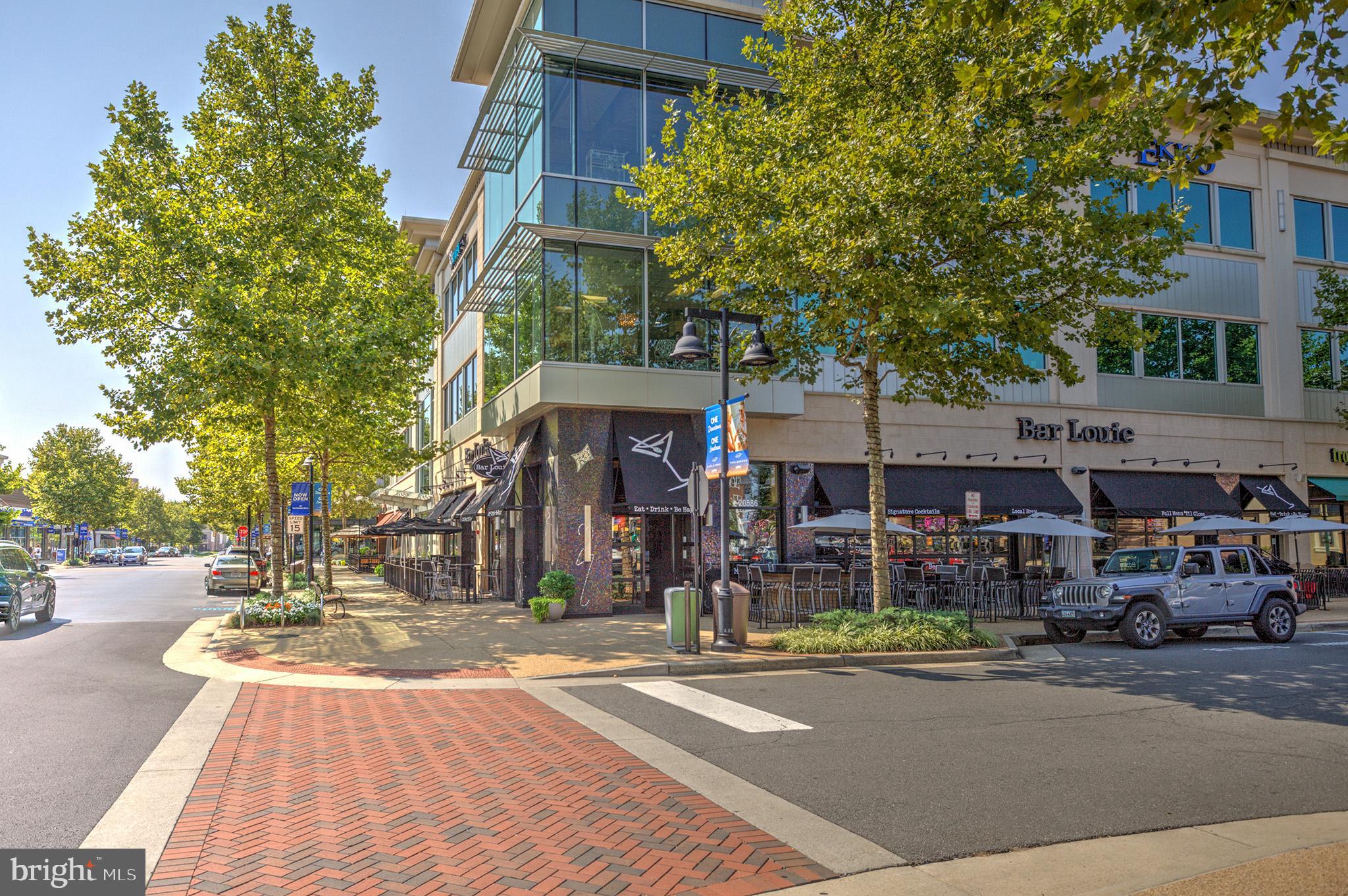 ONE LOUDOUN - Residential