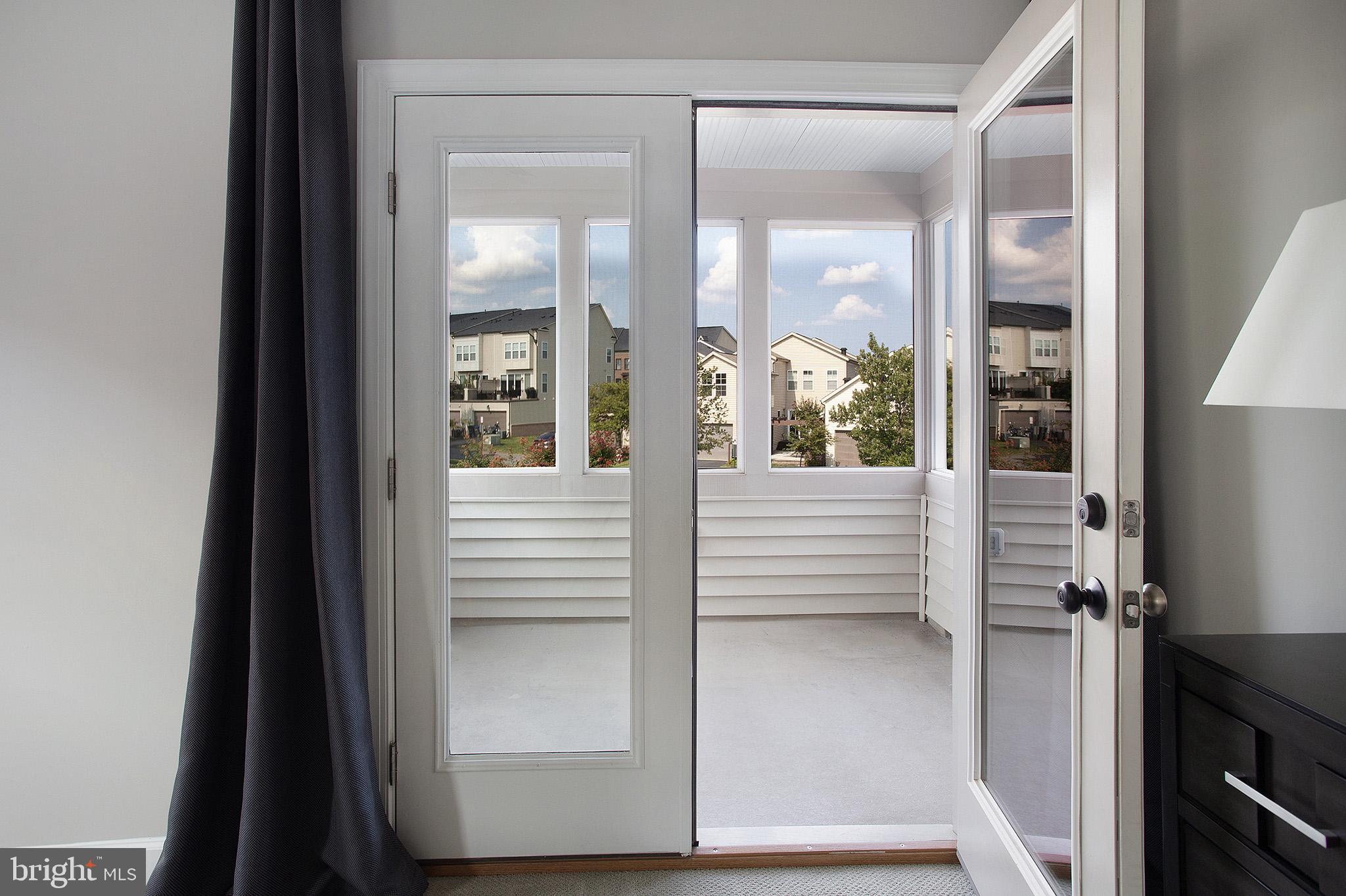 ONE LOUDOUN - Residential