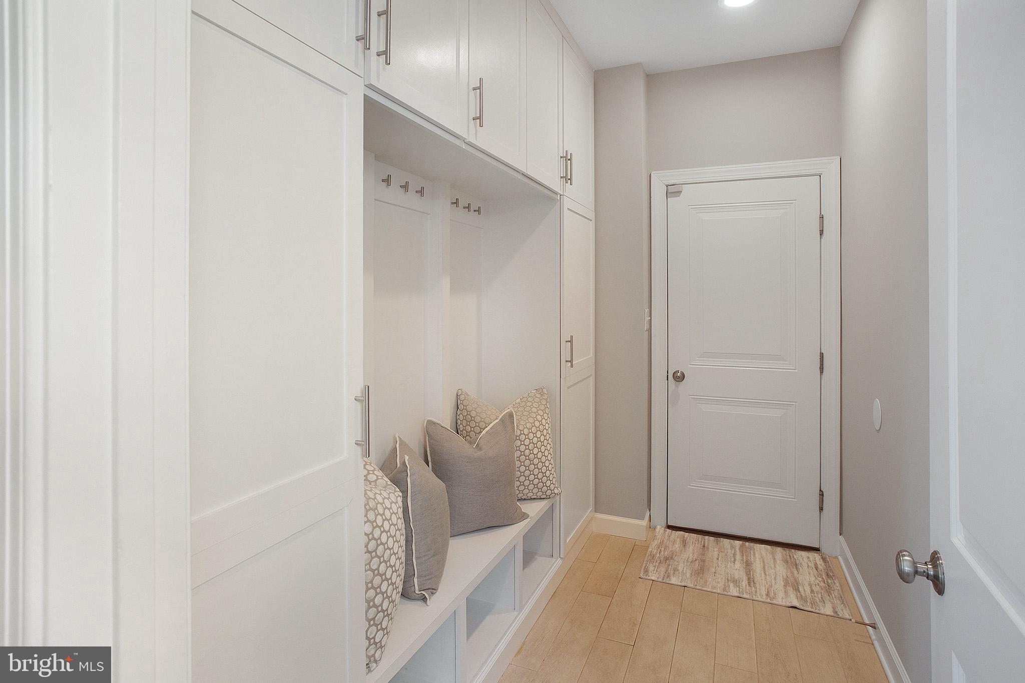 ONE LOUDOUN - Residential