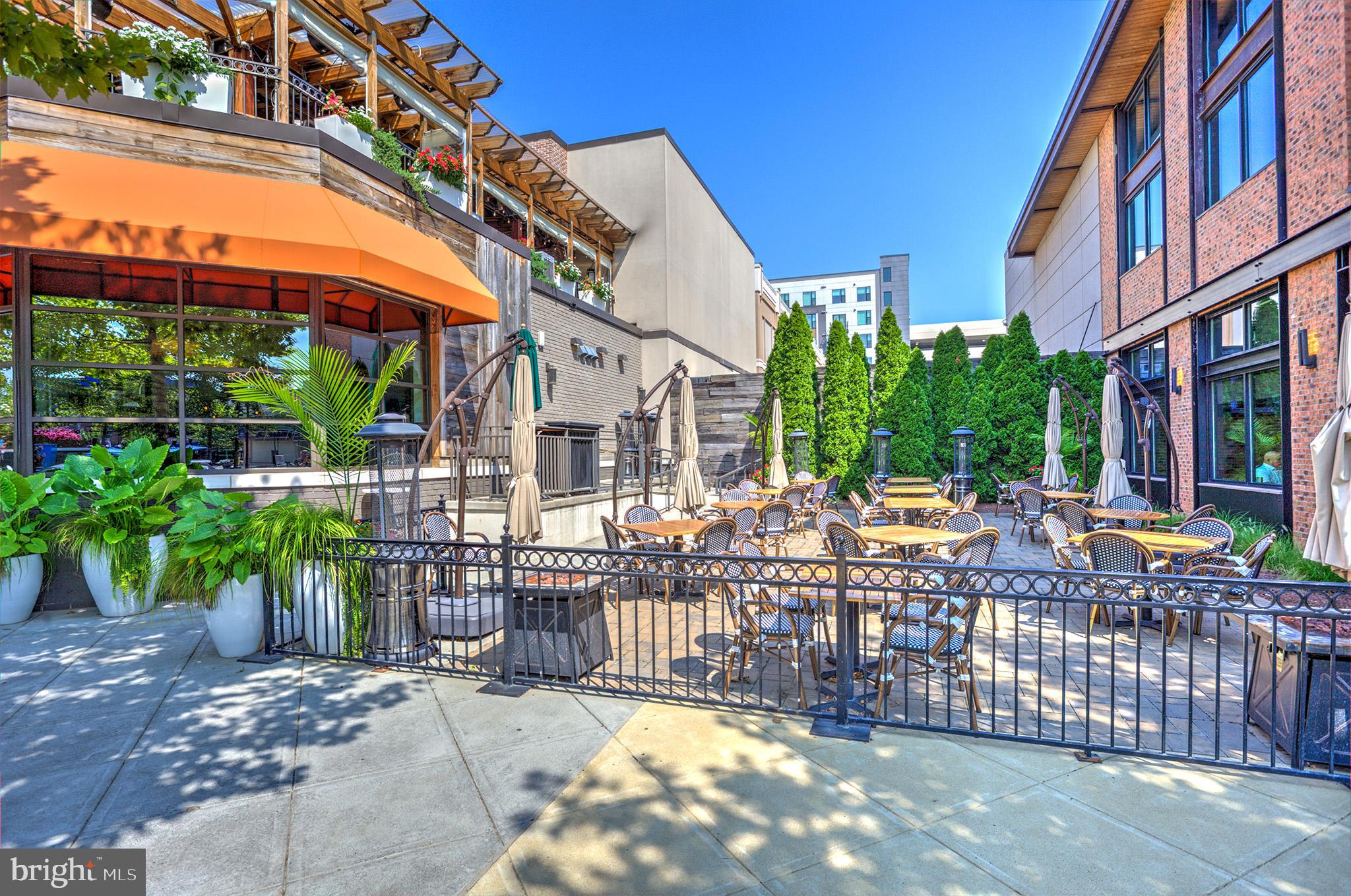 ONE LOUDOUN - Residential