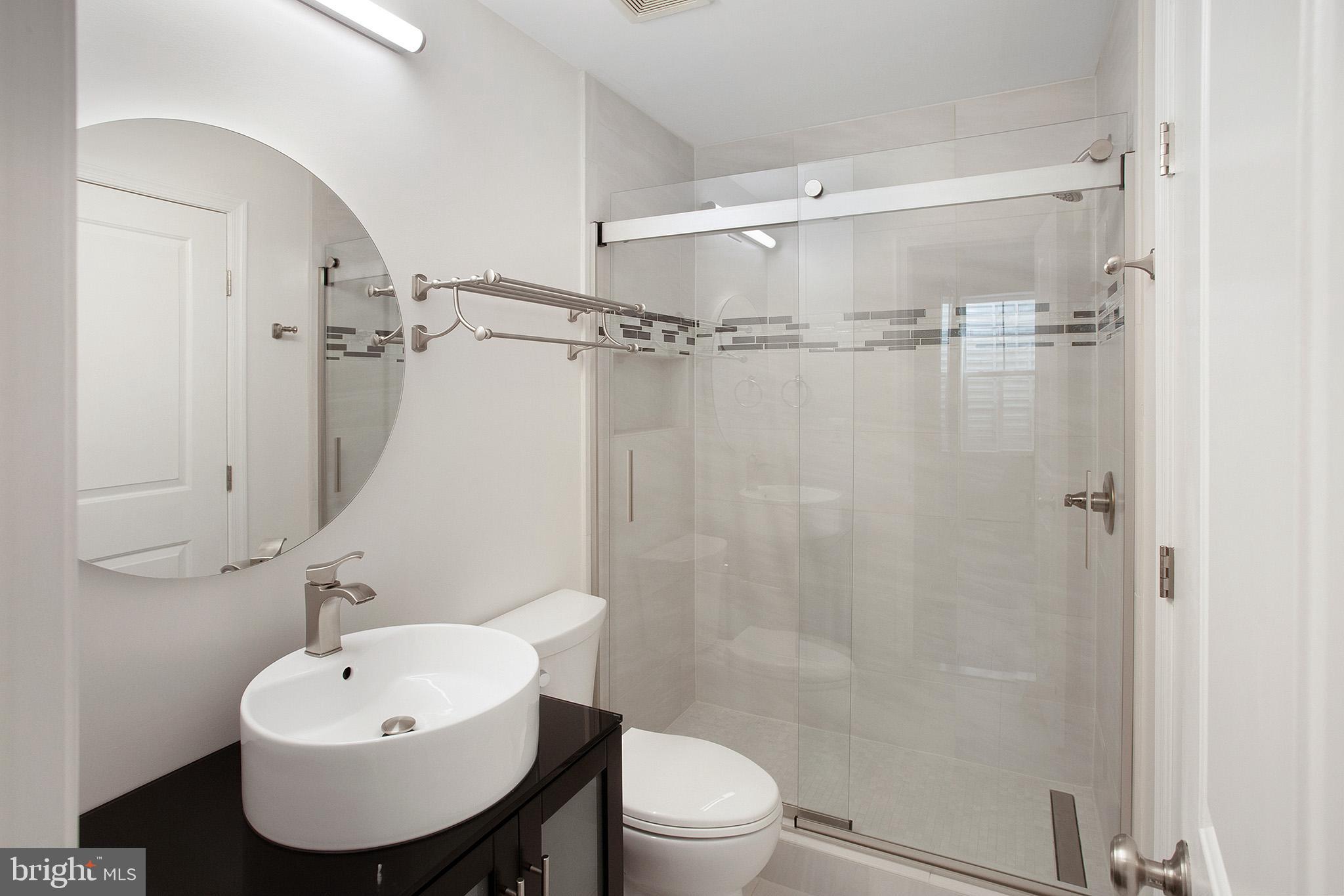 ONE LOUDOUN - Residential