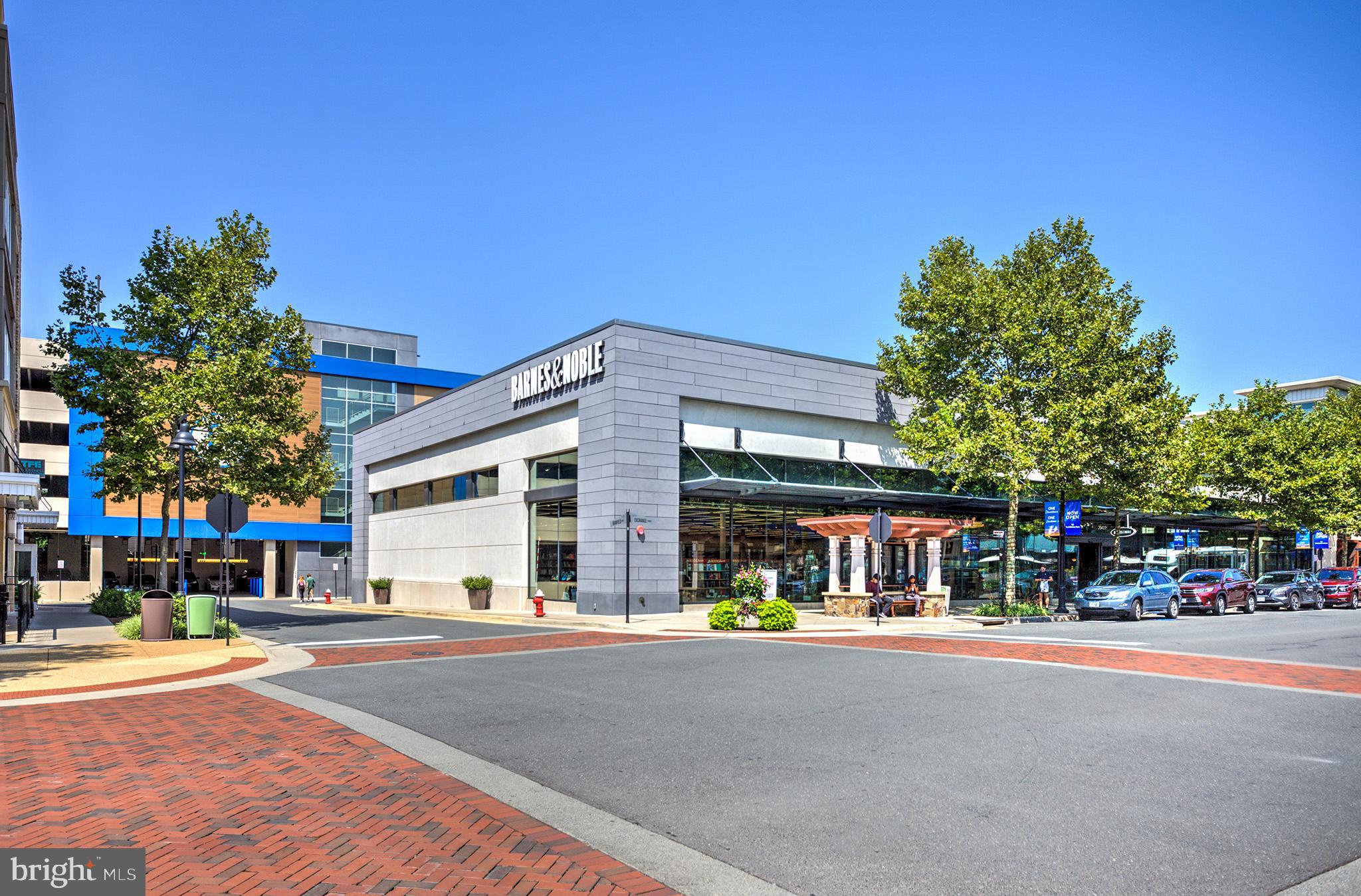 ONE LOUDOUN - Residential