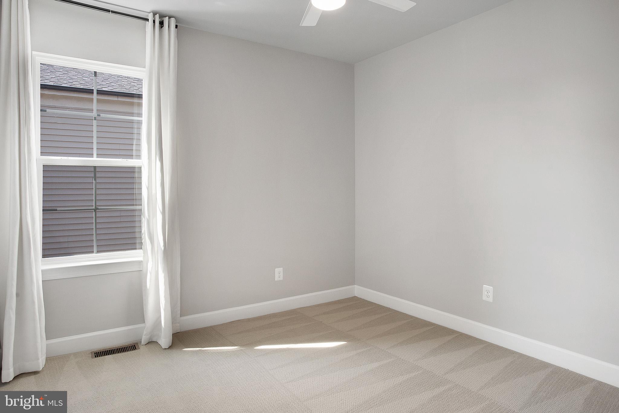 ONE LOUDOUN - Residential