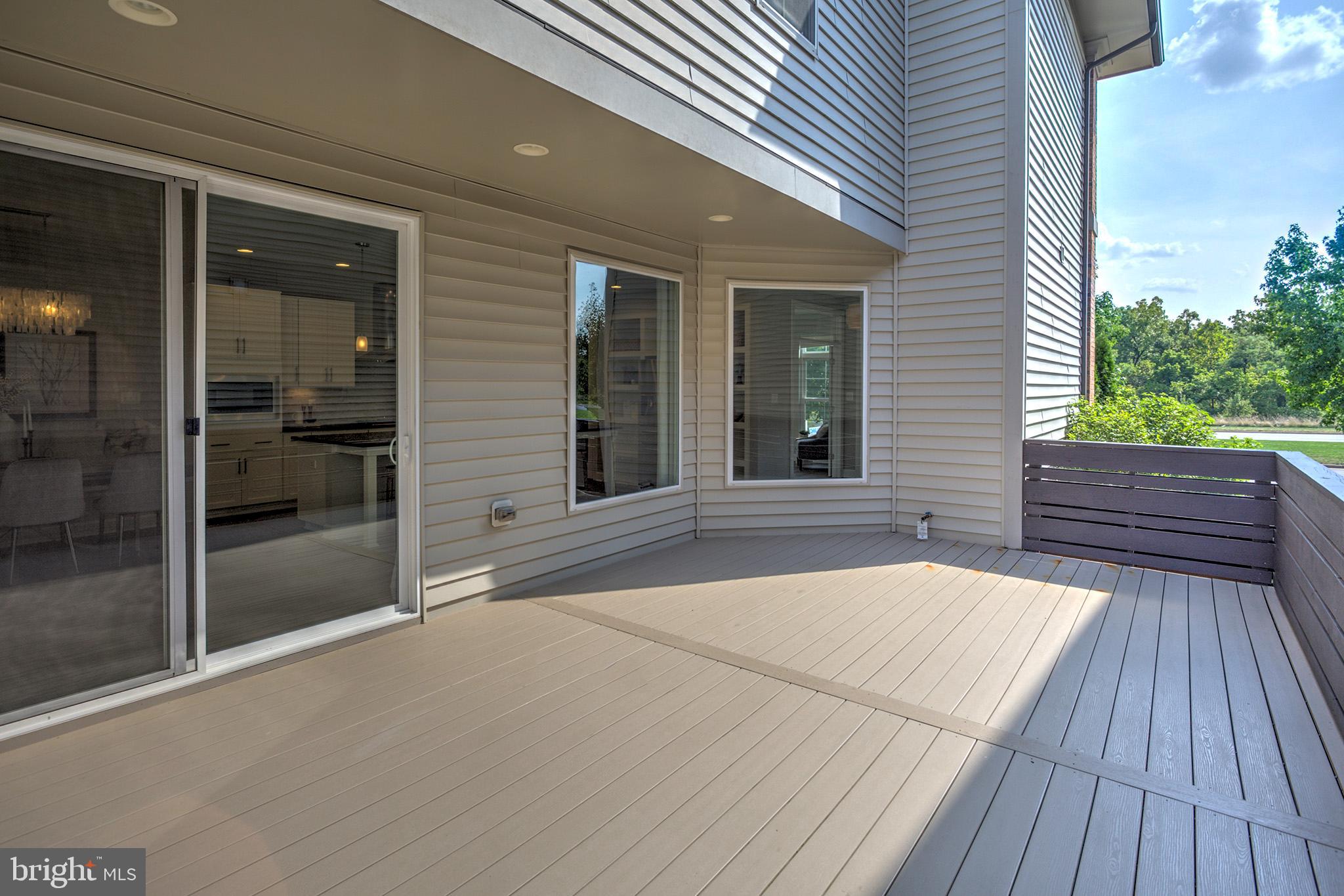 ONE LOUDOUN - Residential