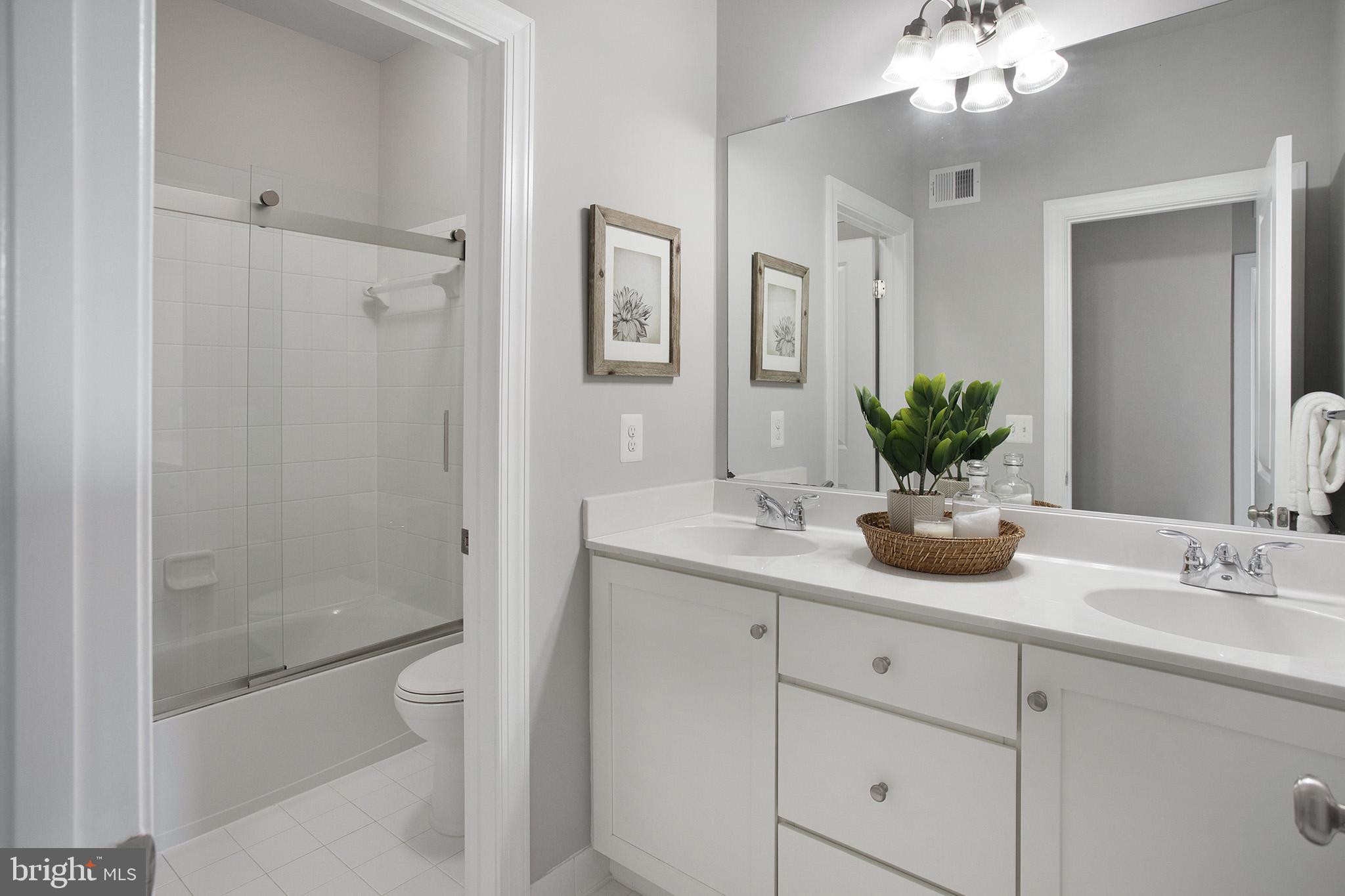 ONE LOUDOUN - Residential