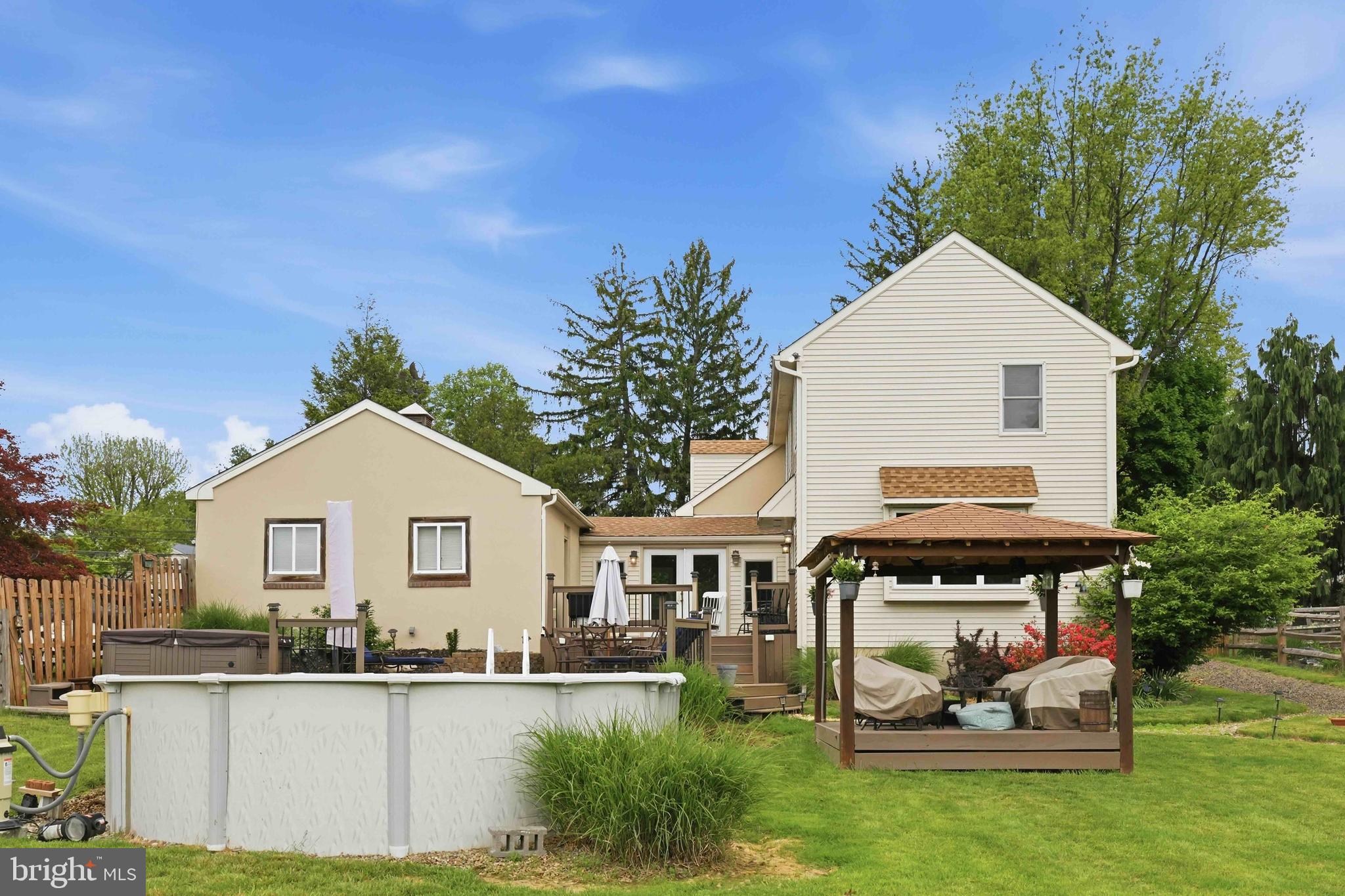 BURGUNDY HILLS - Residential