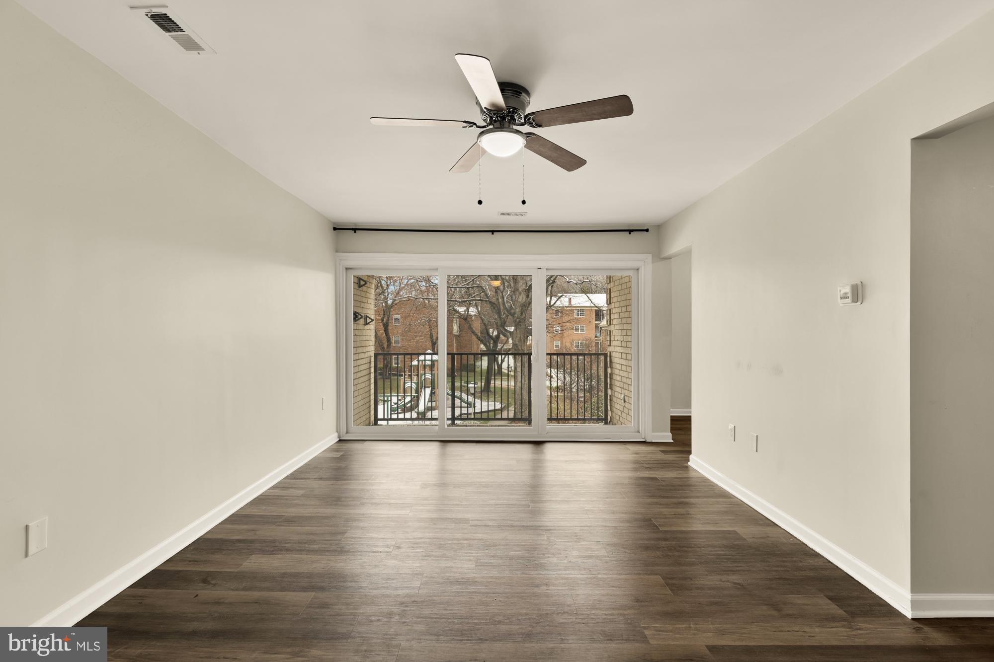 882 COLLEGE PARKWAY 882-30