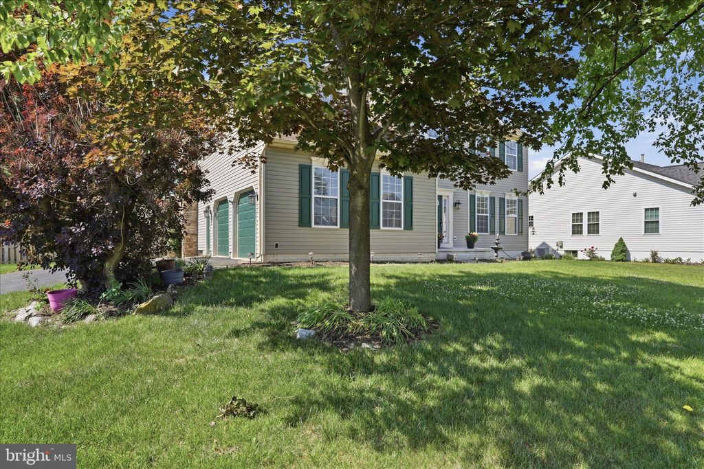 Photo of 149 Crosstimber Way, FREDERICK, MD 21702 (MLS # MDFR2079192)