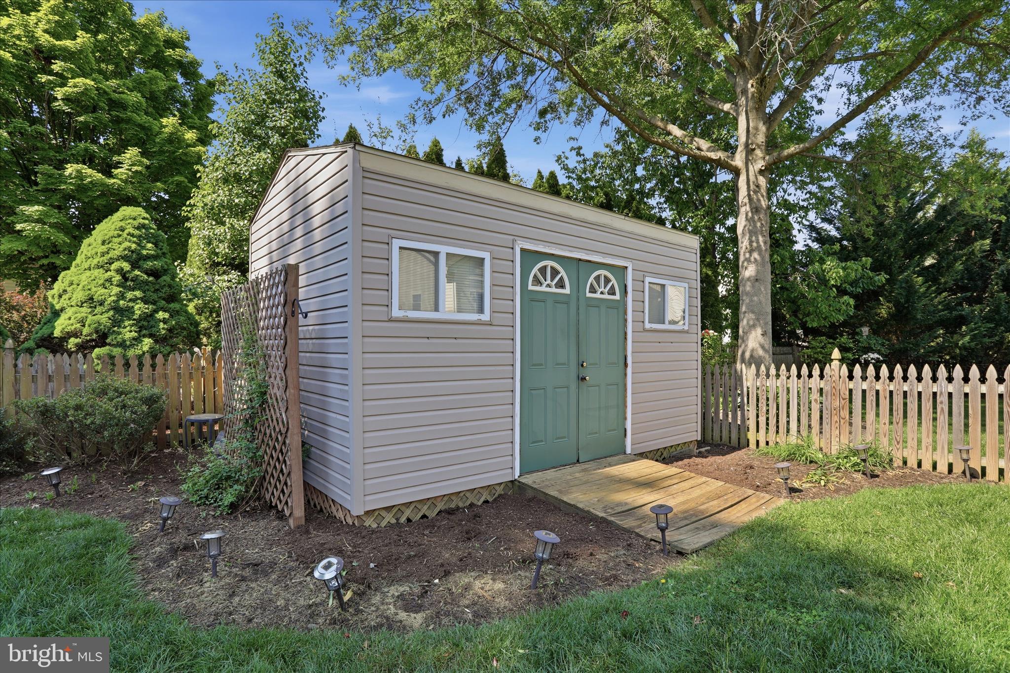 NORTH CROSSING - Residential
