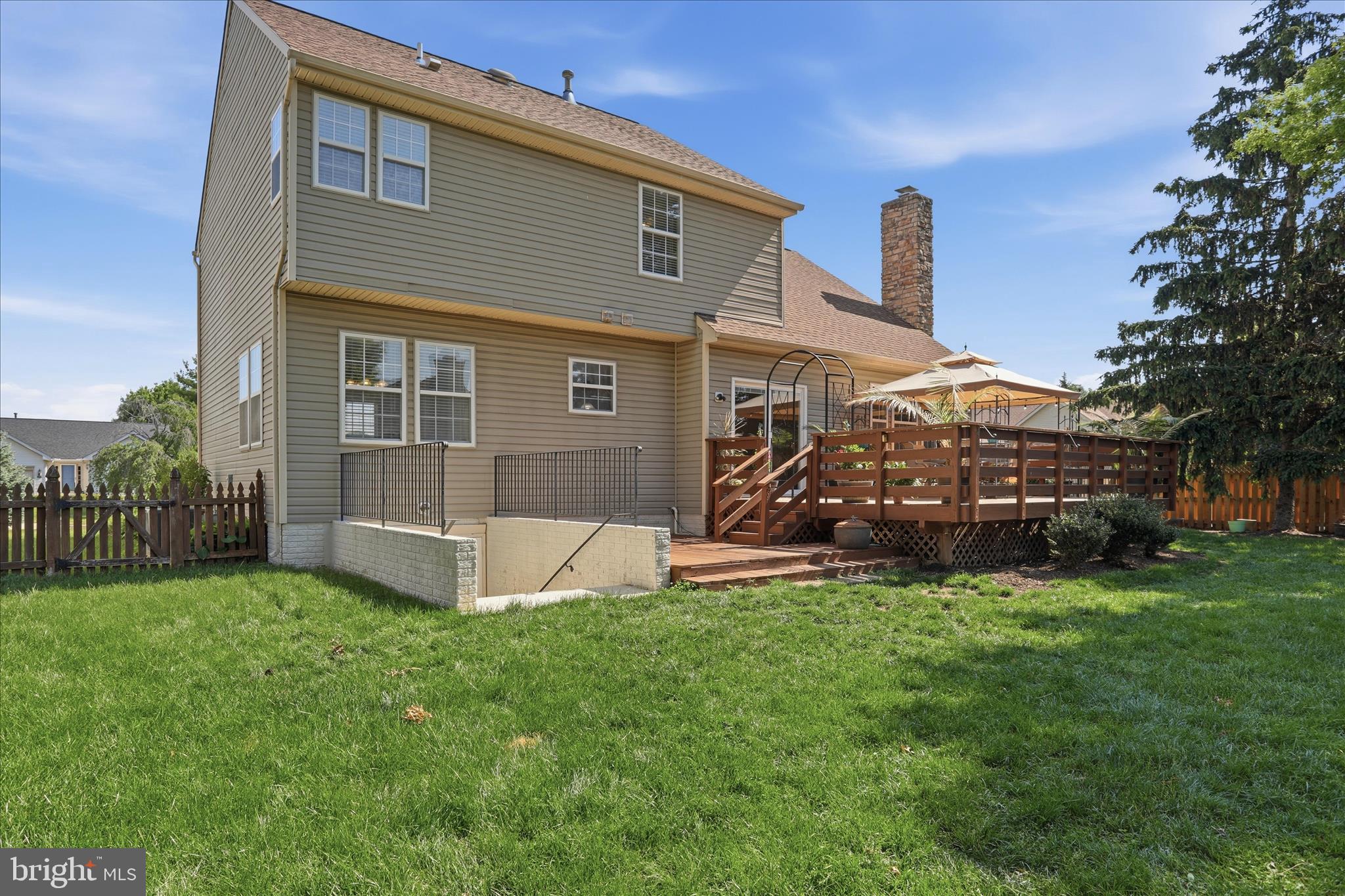 NORTH CROSSING - Residential
