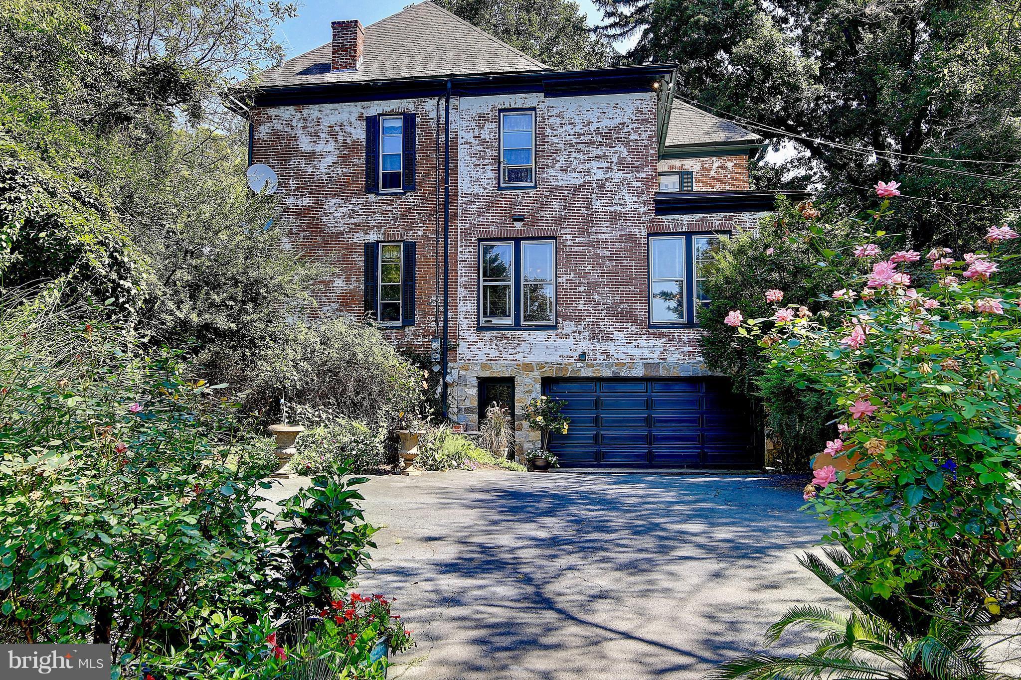 HISTORIC CHARLES TOWN - Residential