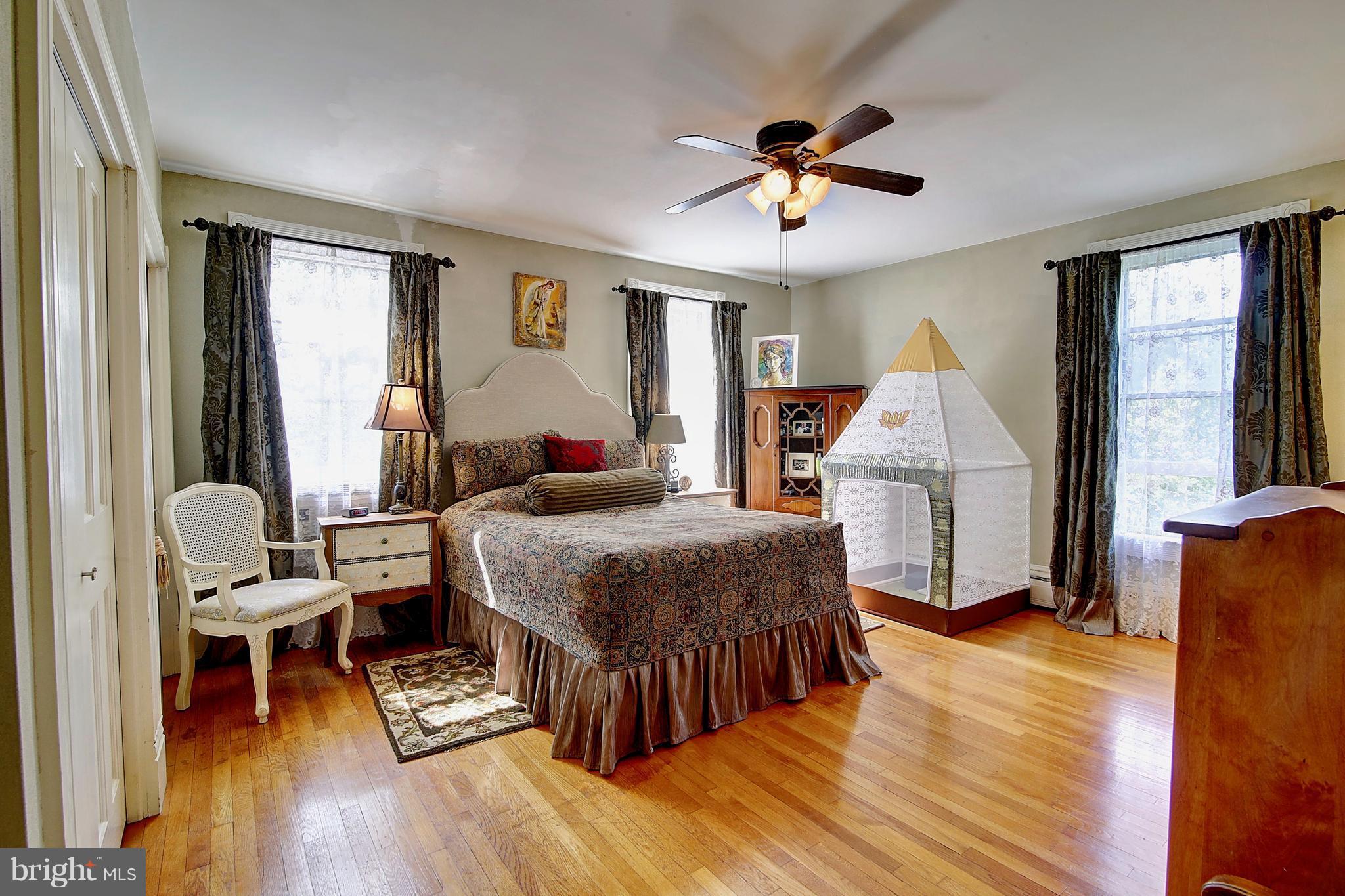 HISTORIC CHARLES TOWN - Residential