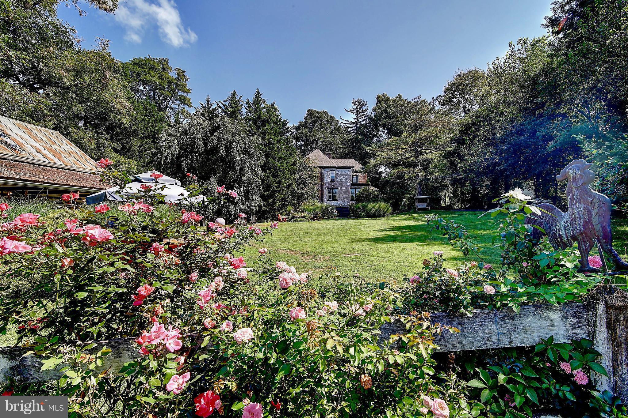 HISTORIC CHARLES TOWN - Residential