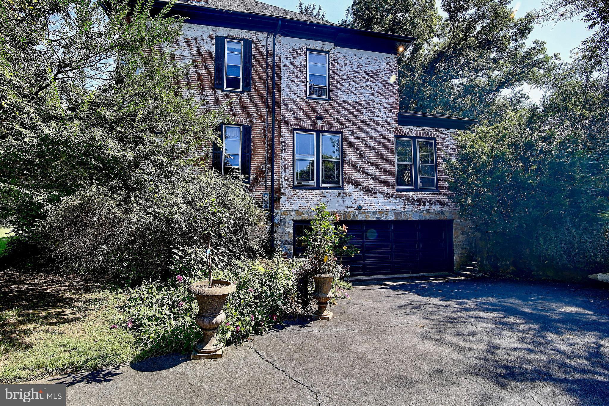 HISTORIC CHARLES TOWN - Residential