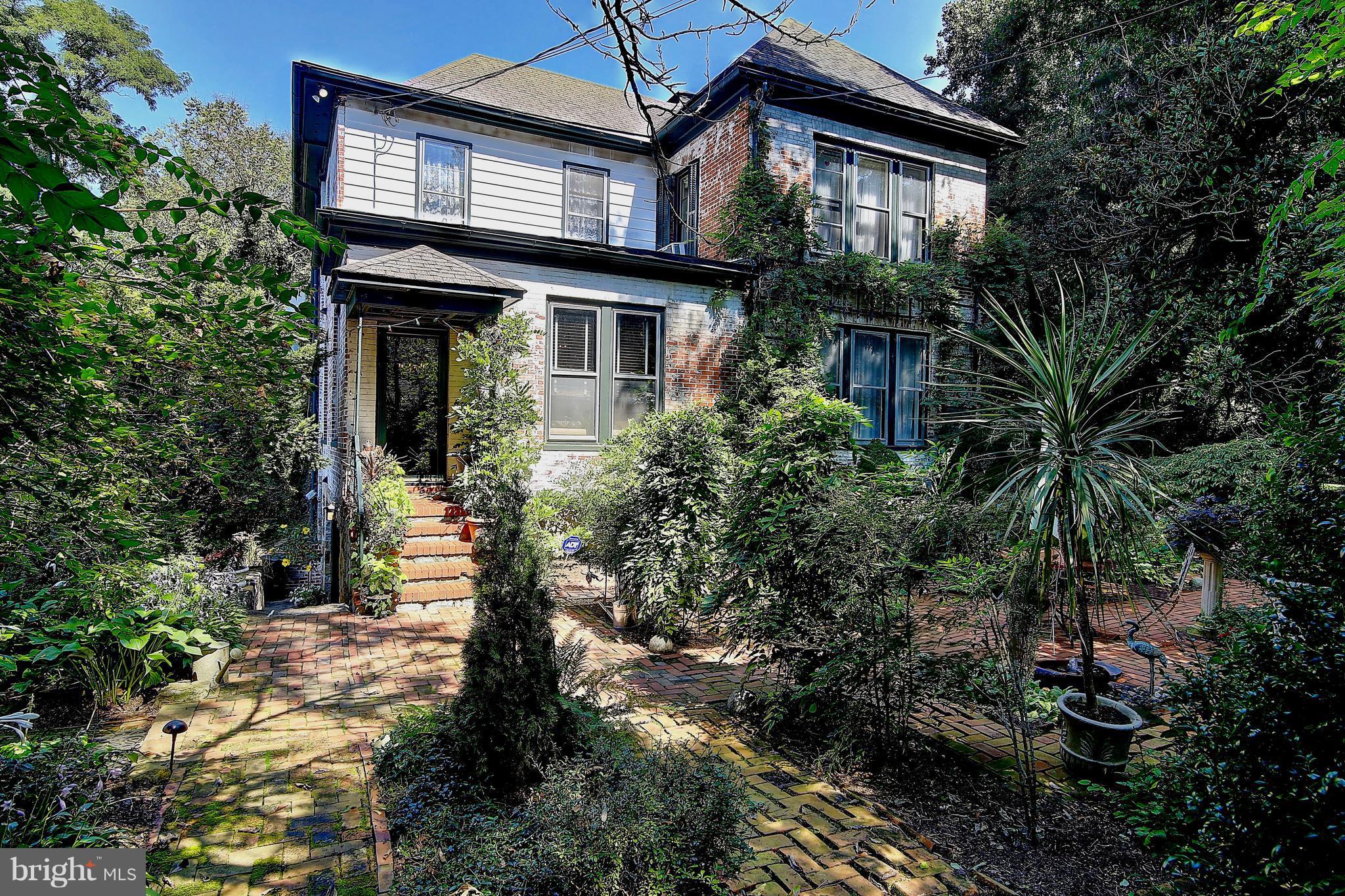 HISTORIC CHARLES TOWN - Residential