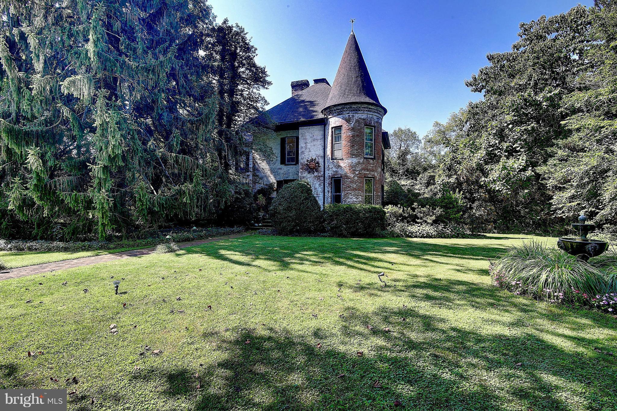 HISTORIC CHARLES TOWN - Residential