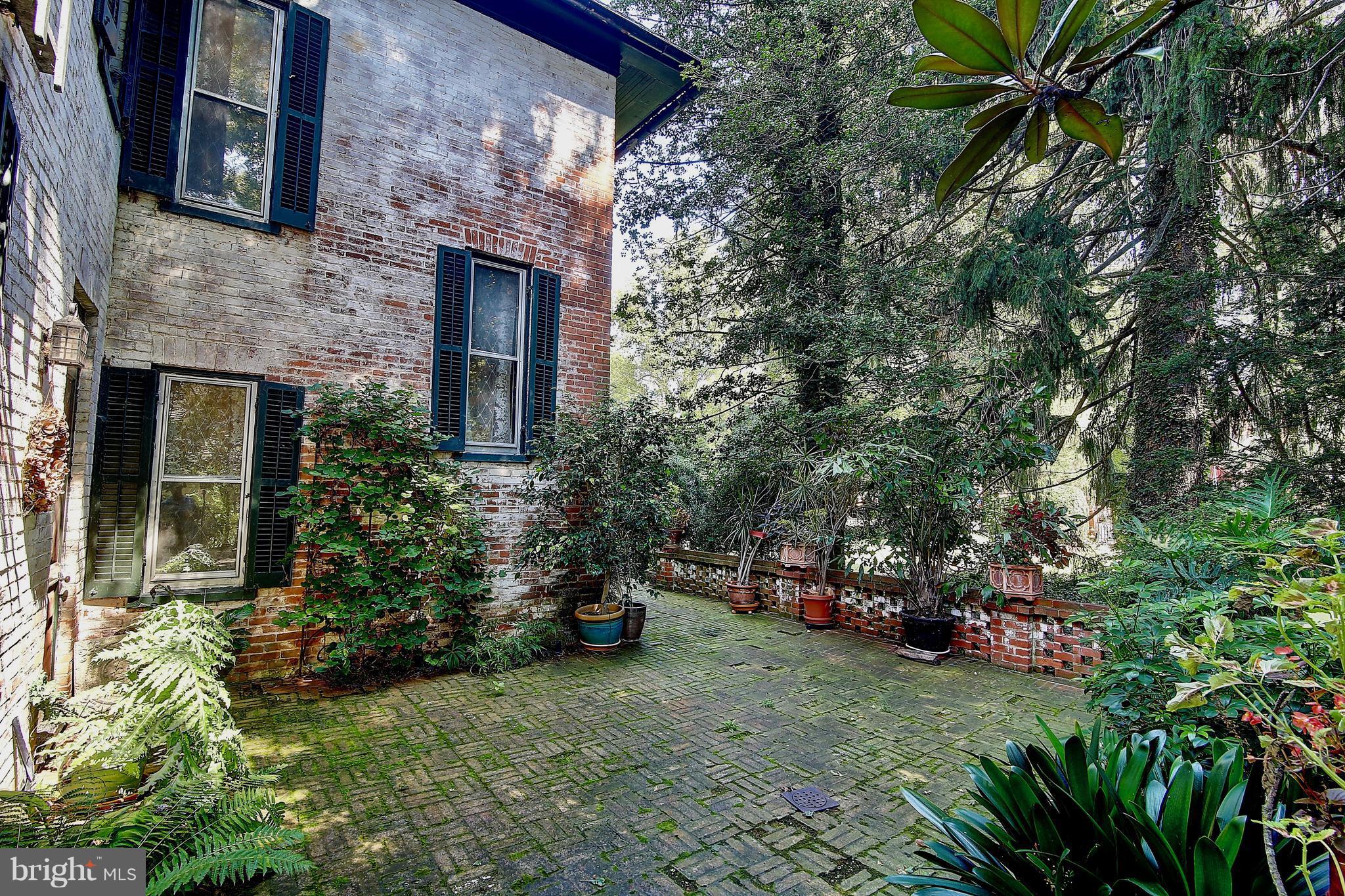 HISTORIC CHARLES TOWN - Residential