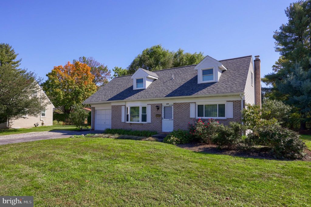 Photo of 209 Skylark Road, Lititz, PA 17543 (MLS # PALA2058536)