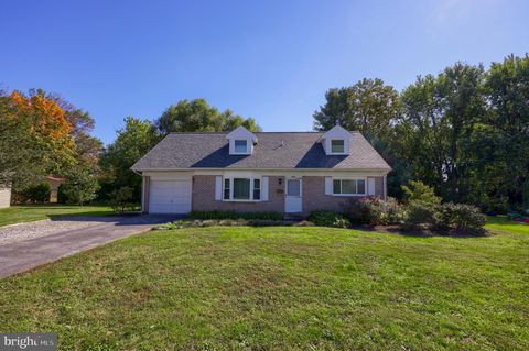 Photo of 209 Skylark Road, Lititz, PA 17543 (MLS # PALA2058536)