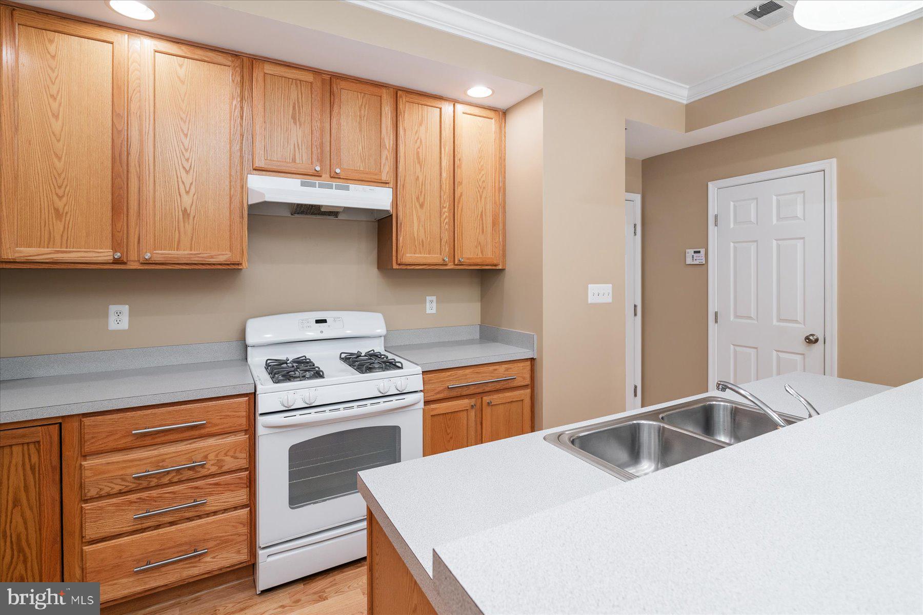 ELKRIDGE CROSSING - Residential