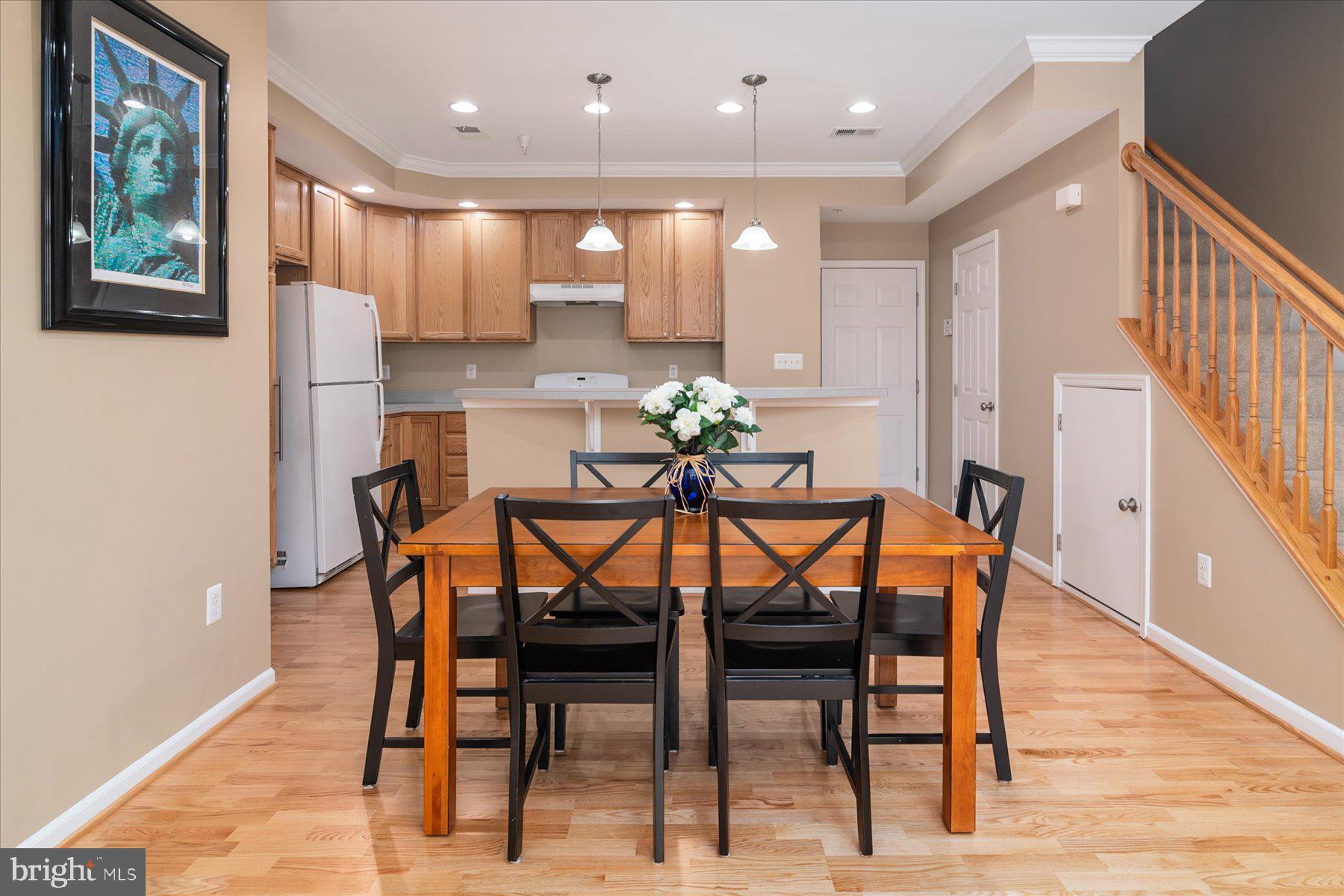 ELKRIDGE CROSSING - Residential