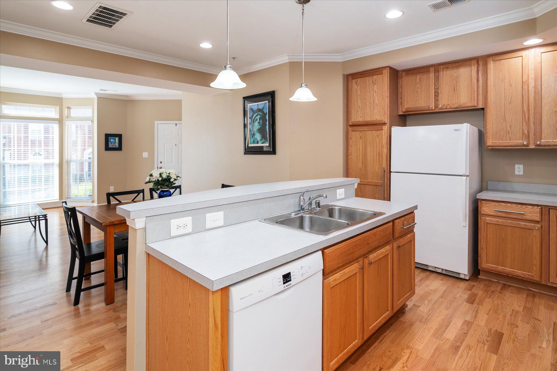 ELKRIDGE CROSSING - Residential