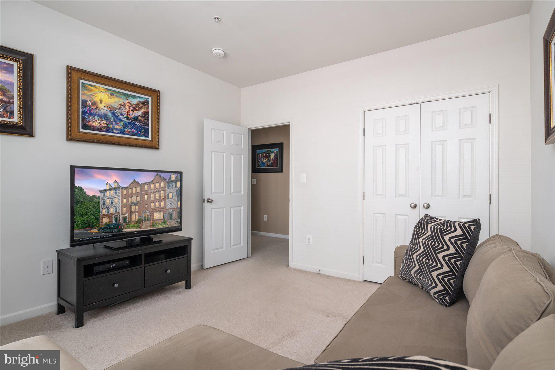 ELKRIDGE CROSSING - Residential