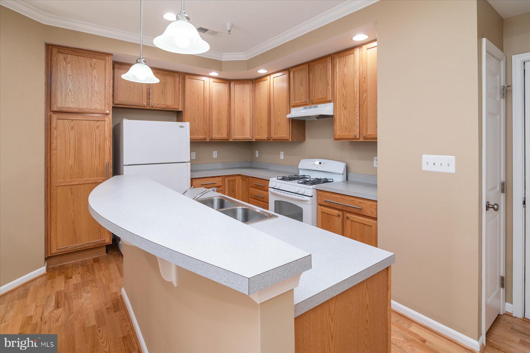 ELKRIDGE CROSSING - Residential