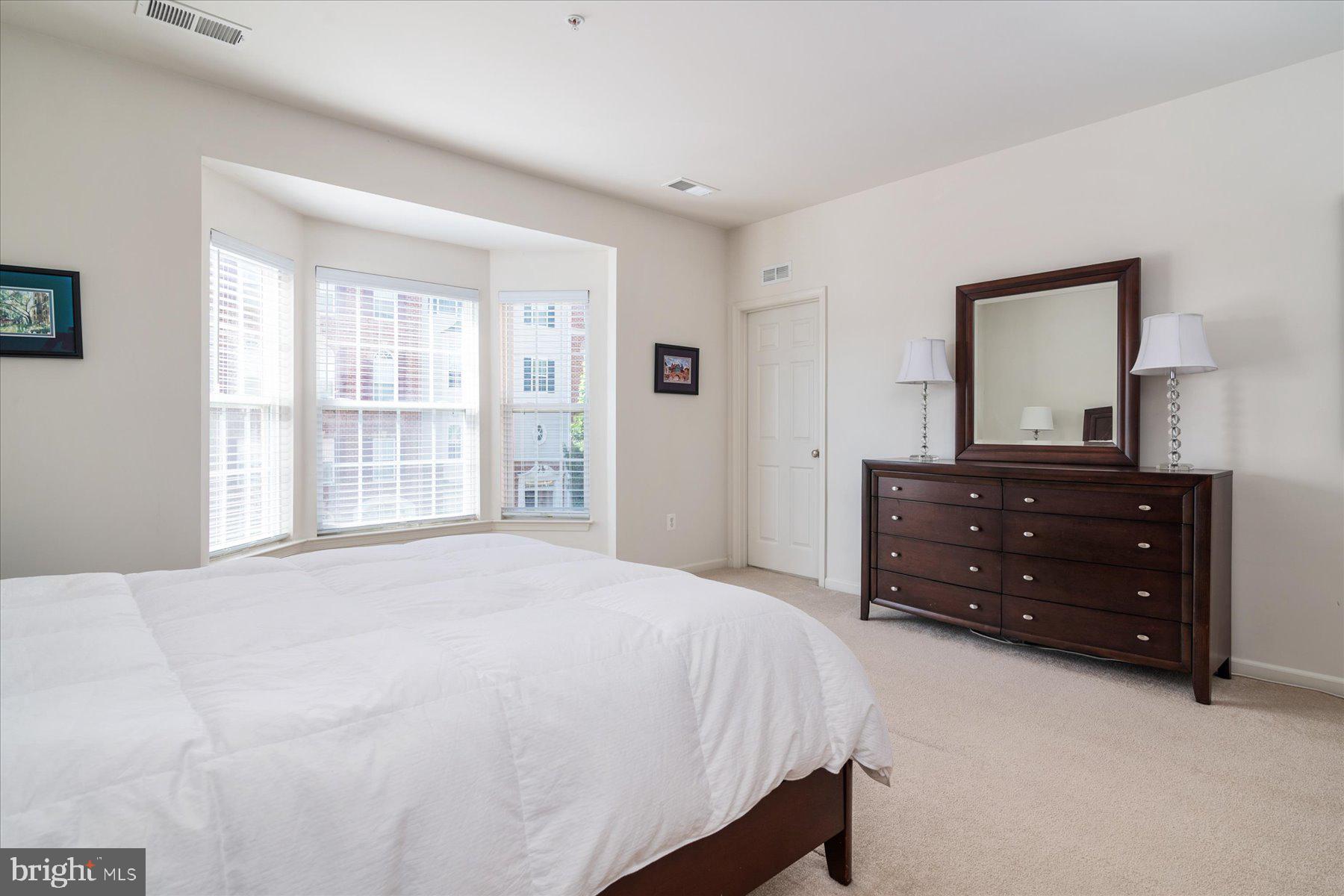 ELKRIDGE CROSSING - Residential