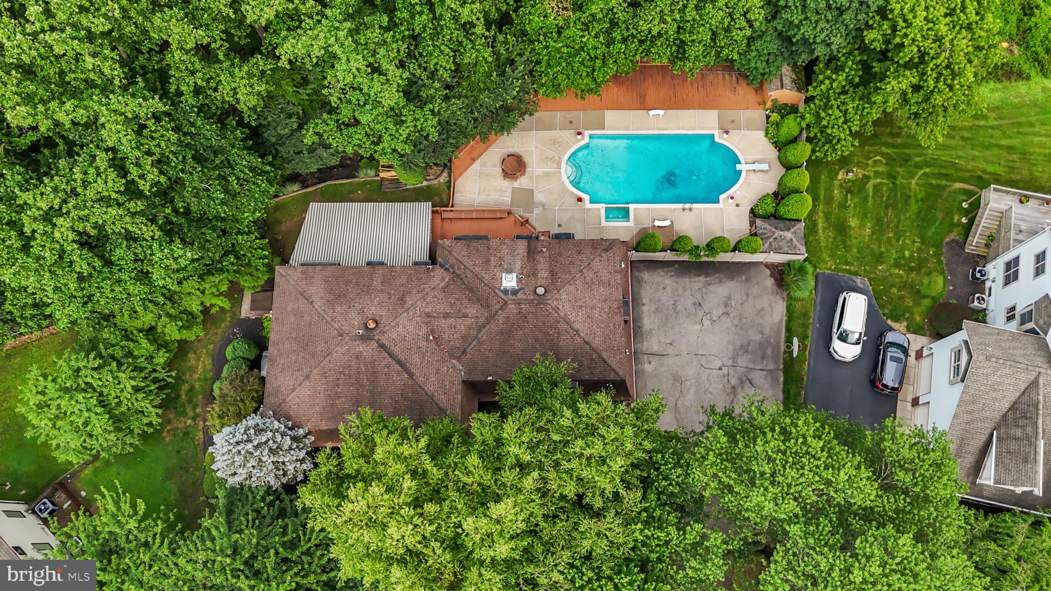 11 S KINGS OAK LANE