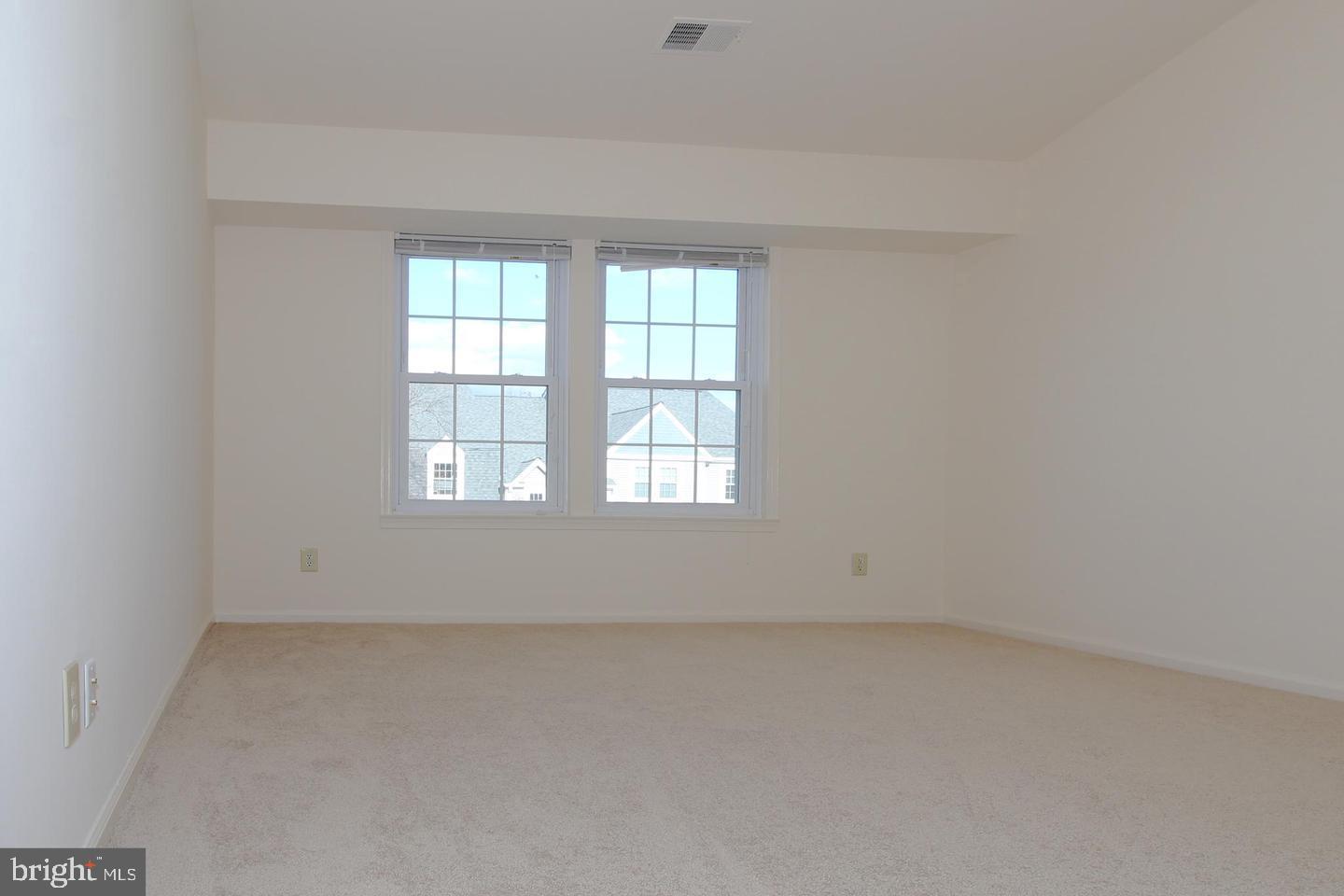 GRAYS POINTE - Residential Lease