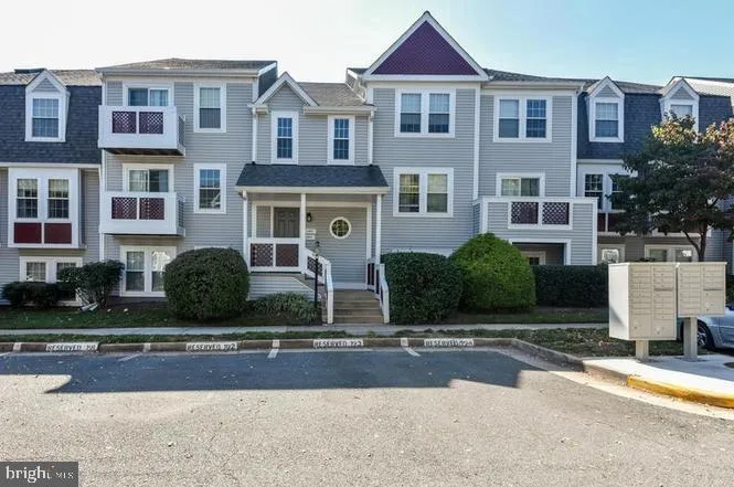 Fairfax, Virginia 22033, United States, 2 Bedrooms Bedrooms, ,2 BathroomsBathrooms,Residential,Active,84345