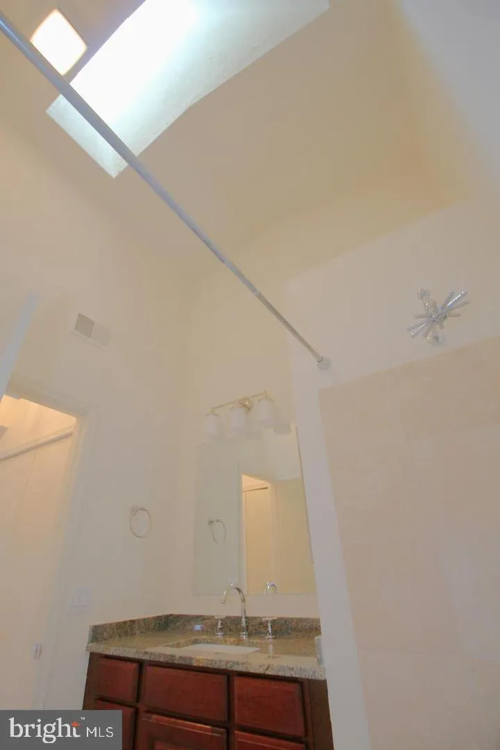 Fairfax, Virginia 22033, United States, 2 Bedrooms Bedrooms, ,2 BathroomsBathrooms,Residential,Active,84345