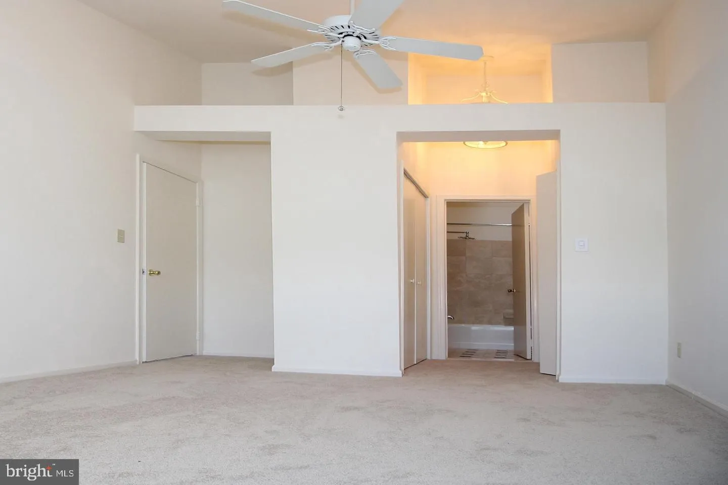 Fairfax, Virginia 22033, United States, 2 Bedrooms Bedrooms, ,2 BathroomsBathrooms,Residential,Active,84345