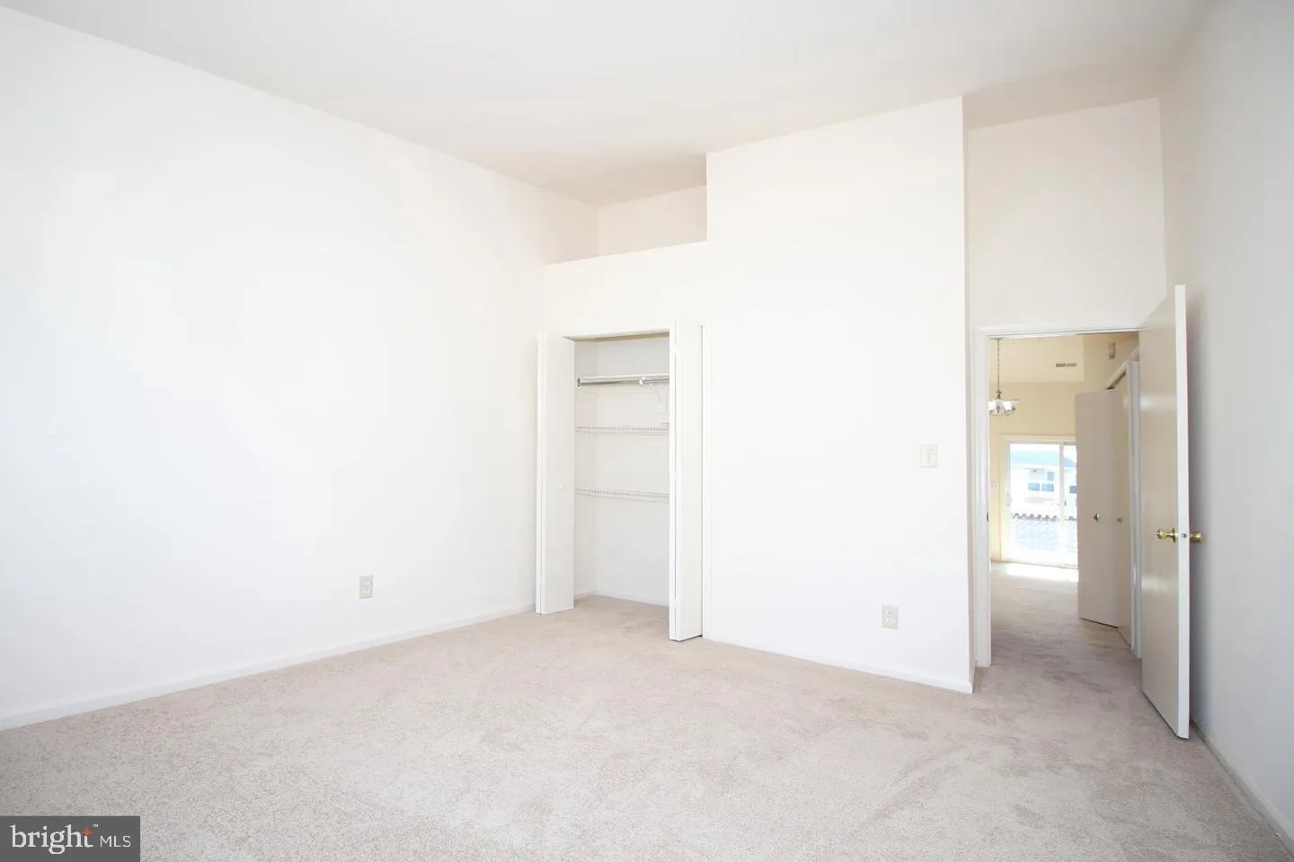 Fairfax, Virginia 22033, United States, 2 Bedrooms Bedrooms, ,2 BathroomsBathrooms,Residential,Active,84345