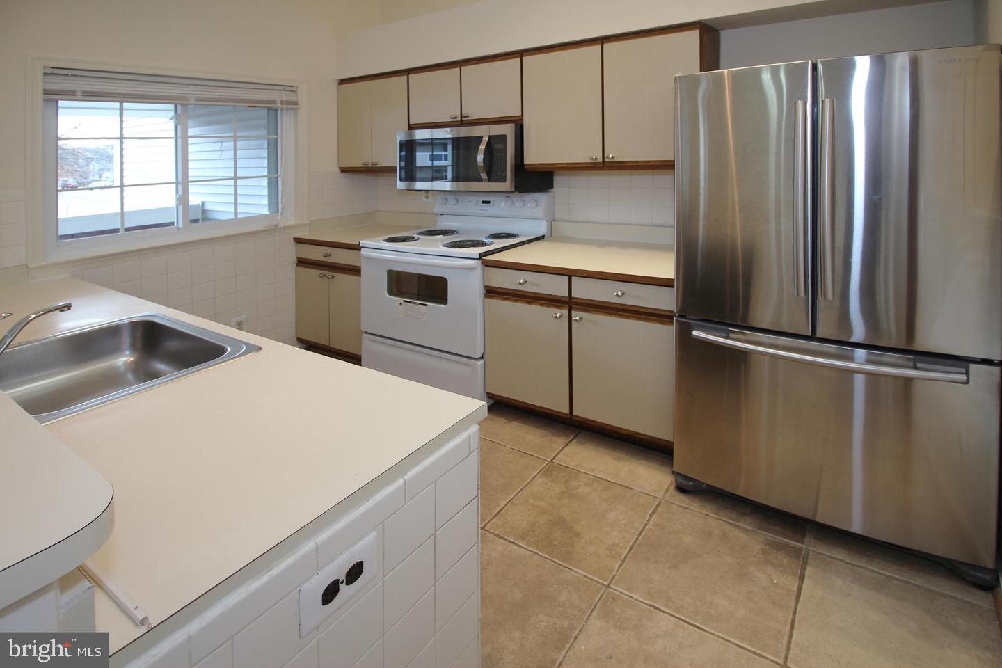 GRAYS POINTE - Residential Lease