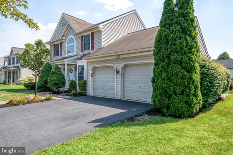 Photo of 227 Deerfield Lane, Lititz, PA 17543 (MLS # PALA2055126)