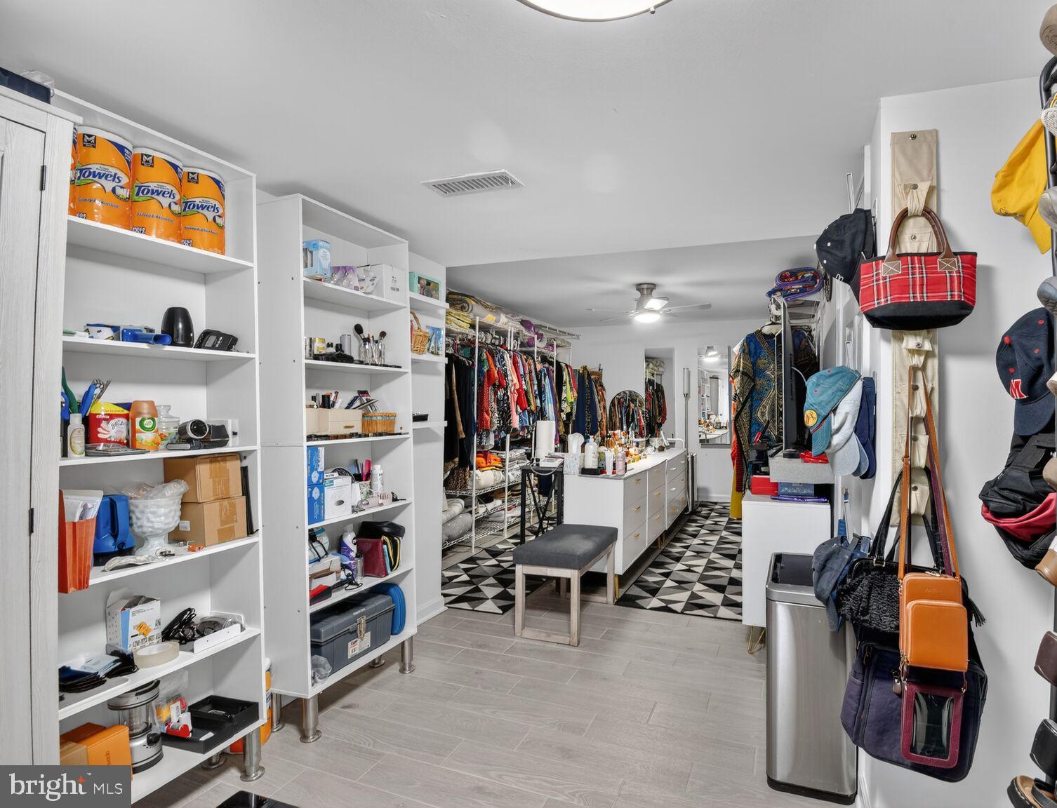 SCHROM HILLS - Residential