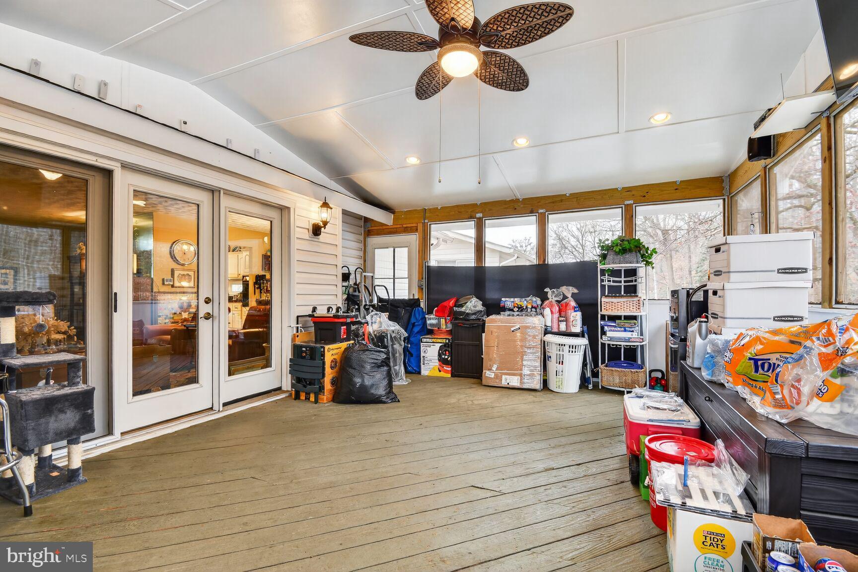 SCHROM HILLS - Residential