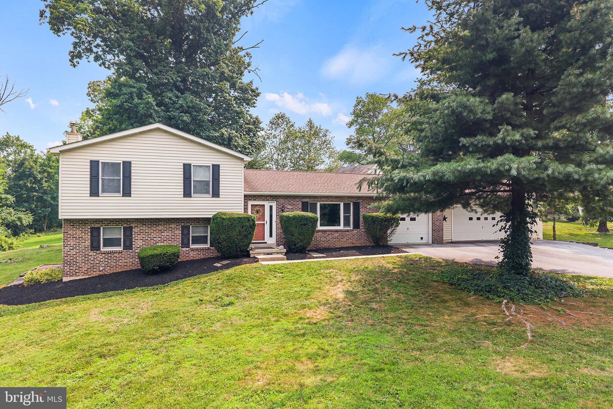 Photo 1 of 50 — 2604 PHEASANT RUN LANE, SPRING CITY, PA 19475