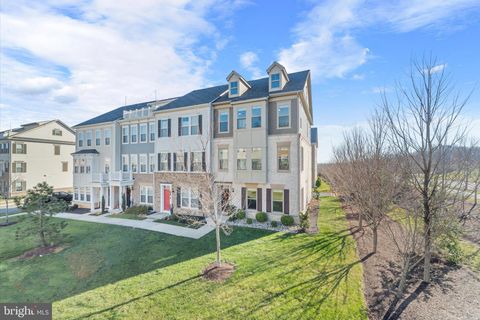 2033 ALDER LANE DUMFRIES VA 22026