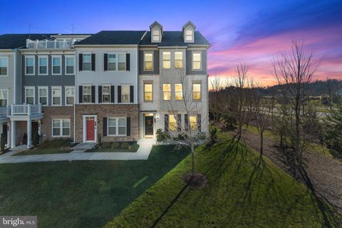 2033 ALDER LANE DUMFRIES VA 22026