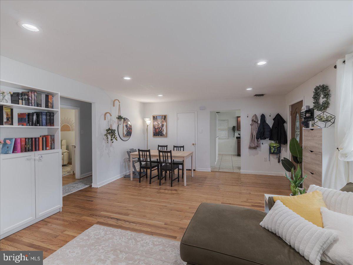 ROSLYN - Residential