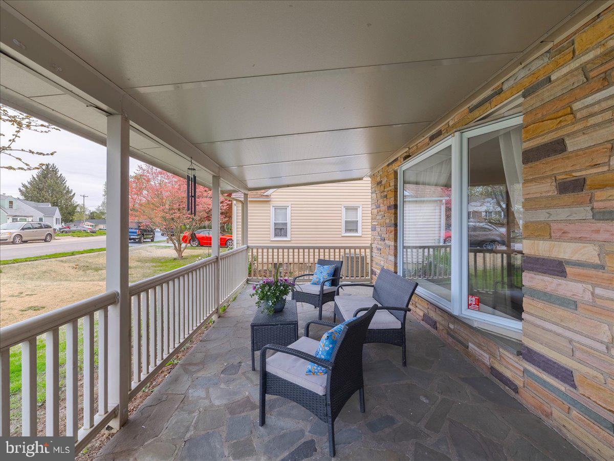 ROSLYN - Residential