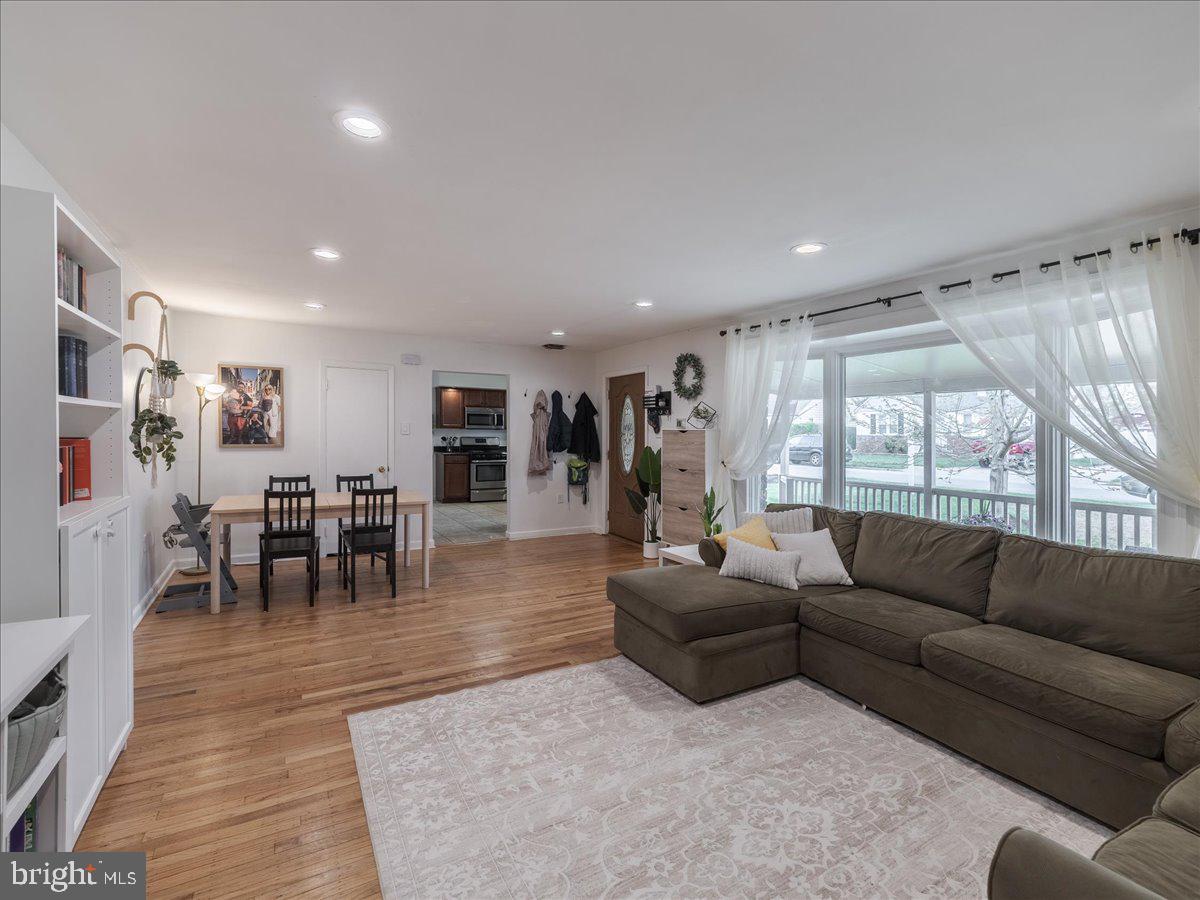 ROSLYN - Residential