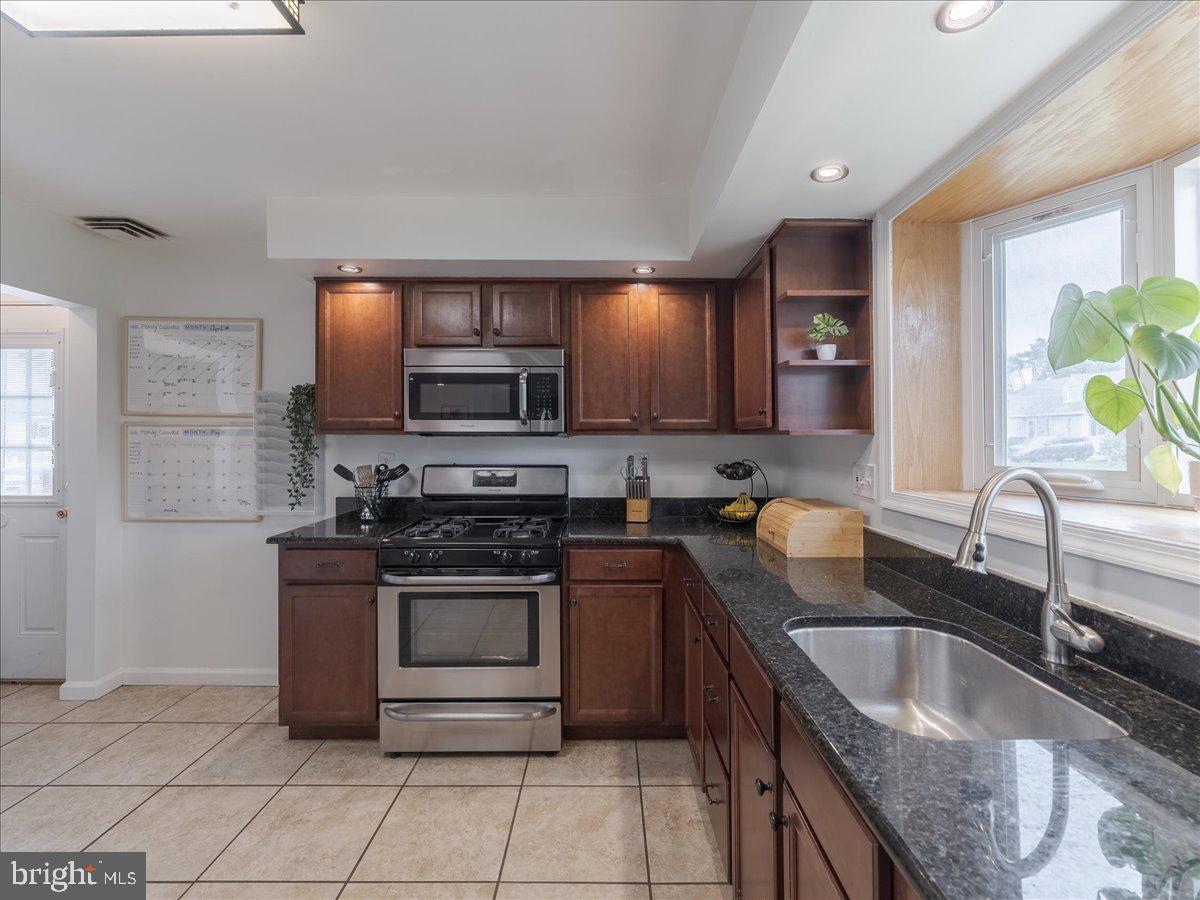 ROSLYN - Residential