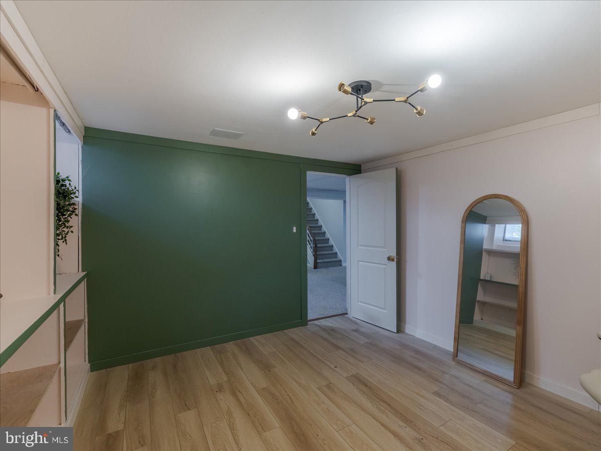 ROSLYN - Residential